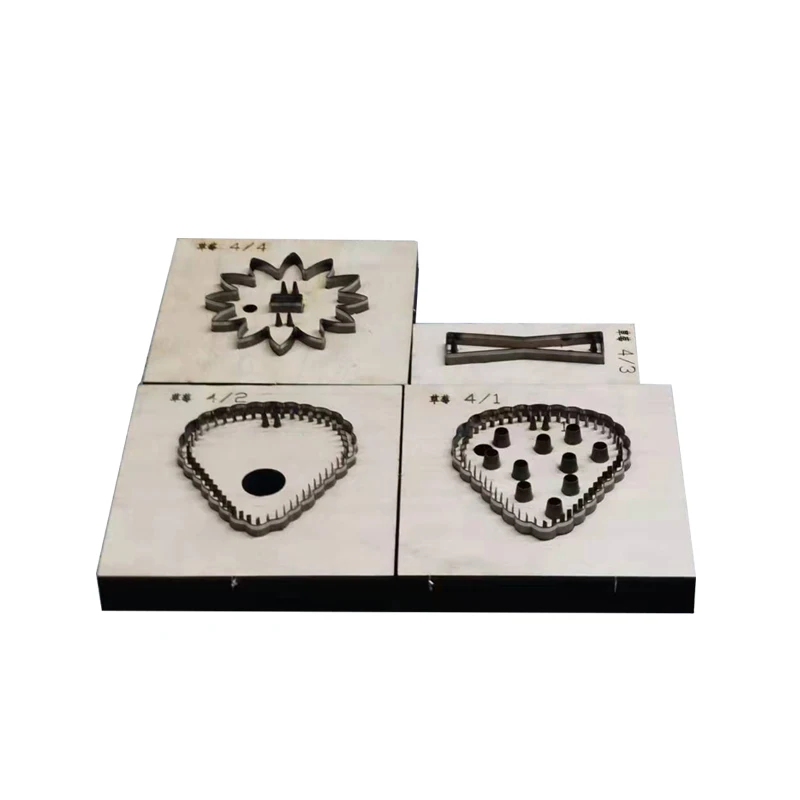 Handmade Leather Simple Strawberry Pendant Knife Mold Bag Keychain Pendant Customize All Kinds of Cutter Dies