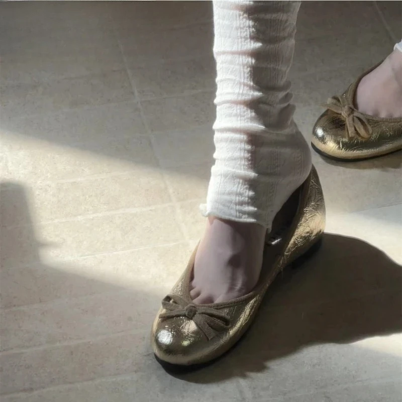 

Новые женские туфли-балетки из мягкой кожи, элегантные, весенние, с круглым носком, на плоской подошве, повседневные, без застежек