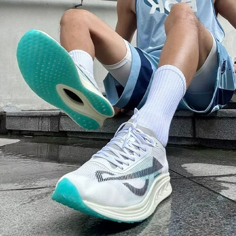 

2026 New Classic Brand Jogging Shoe Mens Womens Carbon Plate Running Shoes Unisex Top Quality Training Shoes For Couples Soft Gy
