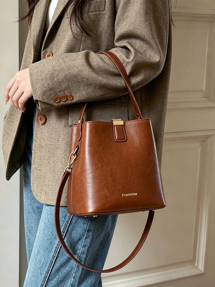 casual-large-capacity-women's-bucket-bag-handbag-commuter-single-shoulder-crossbody-bag-fashionable-trendy-leather-handbag