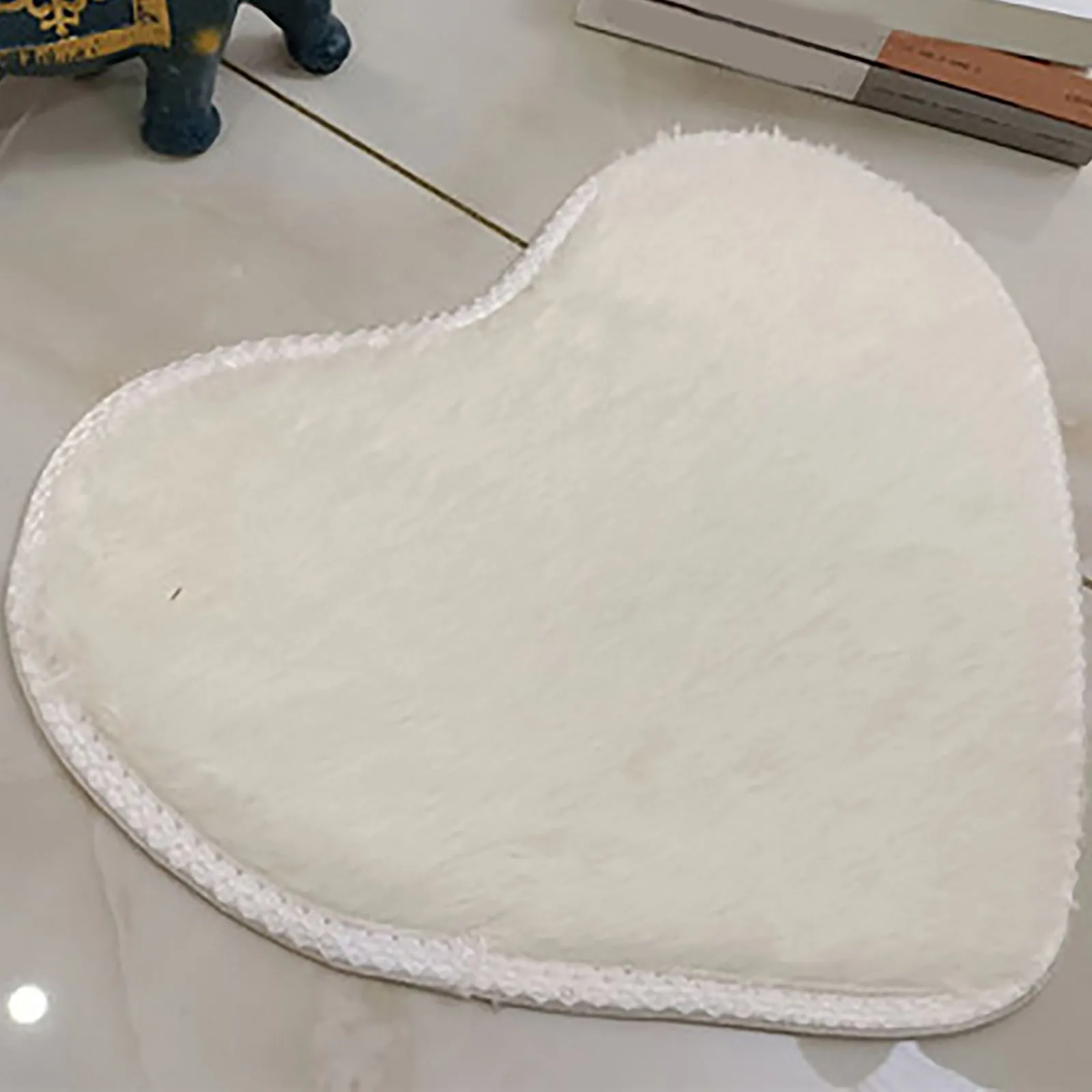 

40x28cm Floor Mats Home-Appliance Coral Fleece Carpet Heart Shaped Doormat Chair Sofa Cushion Living Room Bedroom Decorative