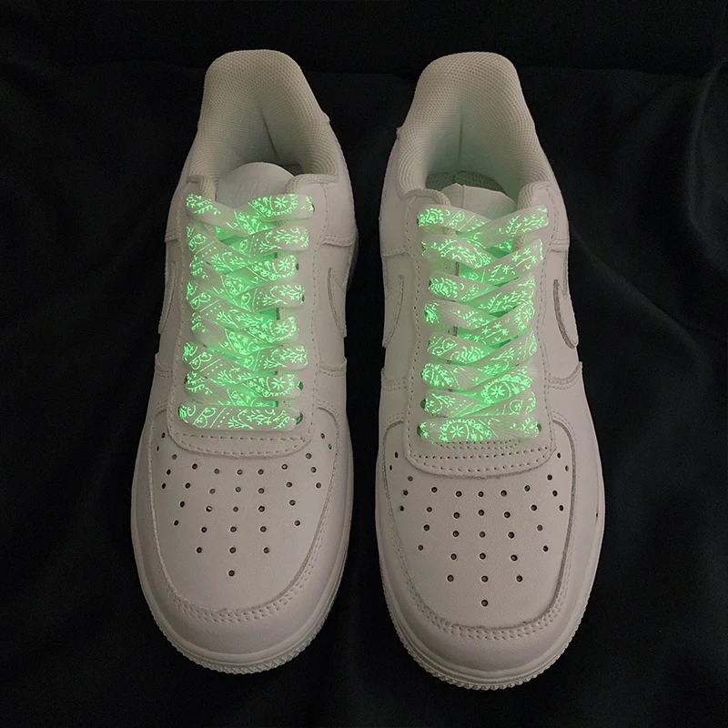 1 Paar fluoreszierende Schnürsenkel für Nachtläufe, coole flache Schnürsenkel mit Splash-Ink-Druckmuster für Sneaker und Leinenschuhe – Detail 9