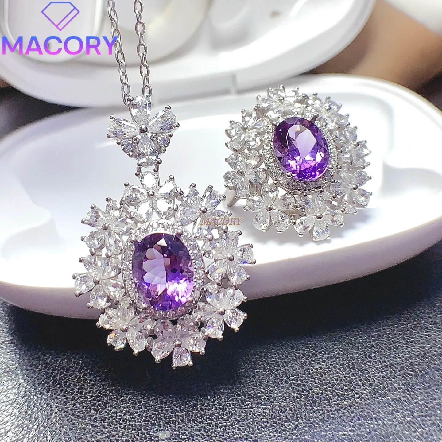 Natural amethyst jewelry set includes a ring and a necklace, made of 925 pure silver, high quality, classic and elegant gemstone
