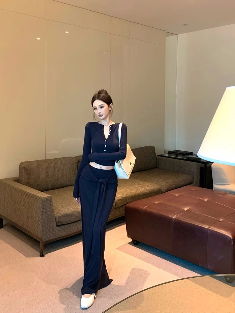 

Spicy Girl Slim Fit Half Open Collar Long Sleeve T-Shirt And Skirt Two Piece Set for Young Women Trendy Winter Outfit