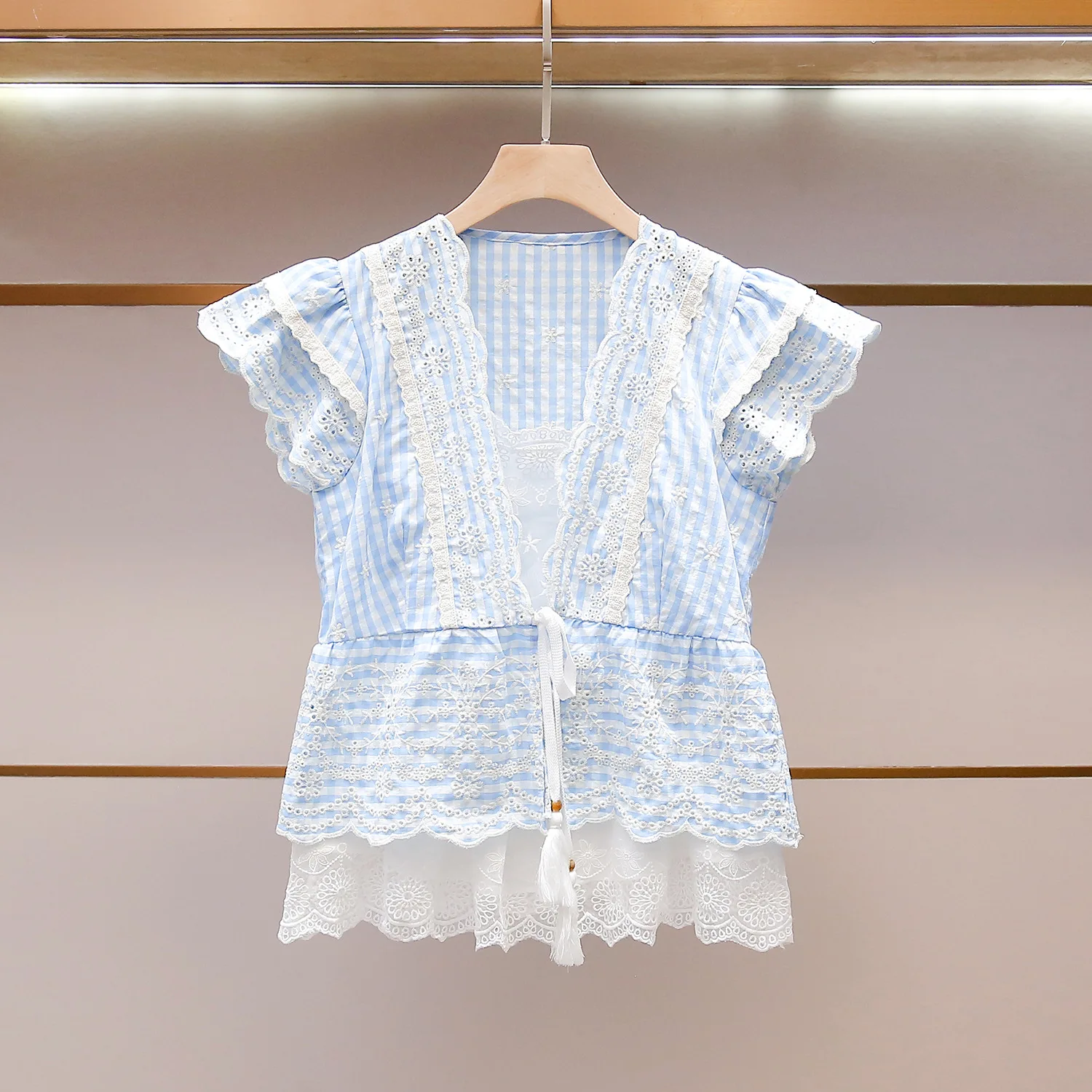 

Sweet Casual Style Lace Splice Flying Sleeve Shirt Top for Younger Looking South Oil High End Women's Summer New Fashion