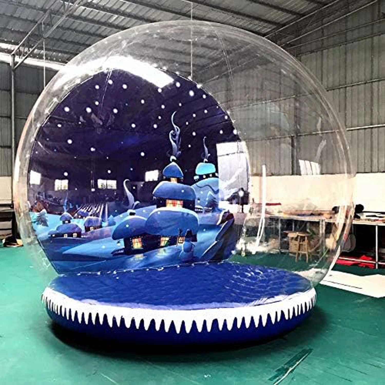 2024 Hot Sale Large Christmas Promotion Pvc Inflatable Snow Globe Photo Booth Christmas Ornaments Ball For Outdoor Decoration