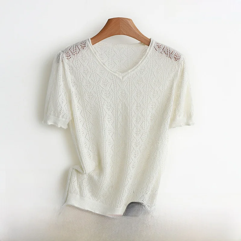 ملابس تريكو نسائية ذات لون بسيط على شكل حرف V مفرغة لخريف 2025 جديدة من الألياف الدقيقة #1
