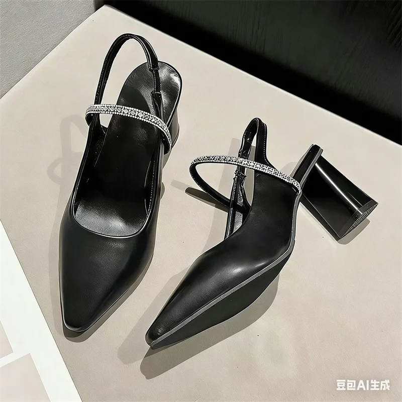 Sandalias de tacón de bloque con punta en pico y diamantes de imitación para mujer, sin espalda, con punta cerrada, elegantes, a juego con vestidos, tacones altos, novedad de verano 2026