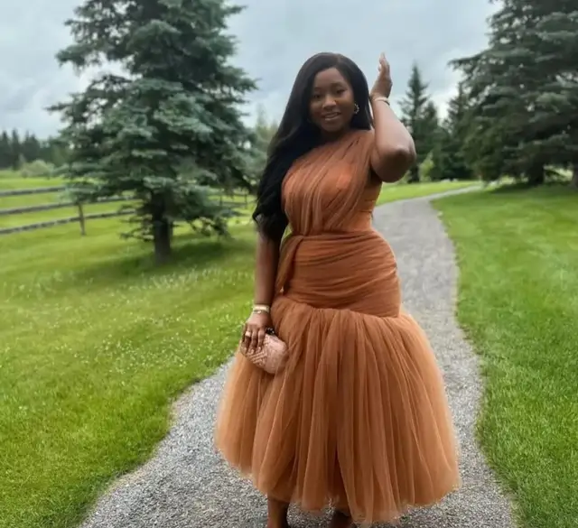 Suknie suknia dla druchny tiulowe Aso Ebi suknie na zamówienie dodatkowe bufiaste damska suknia balowa dla czarnych dziewczynek