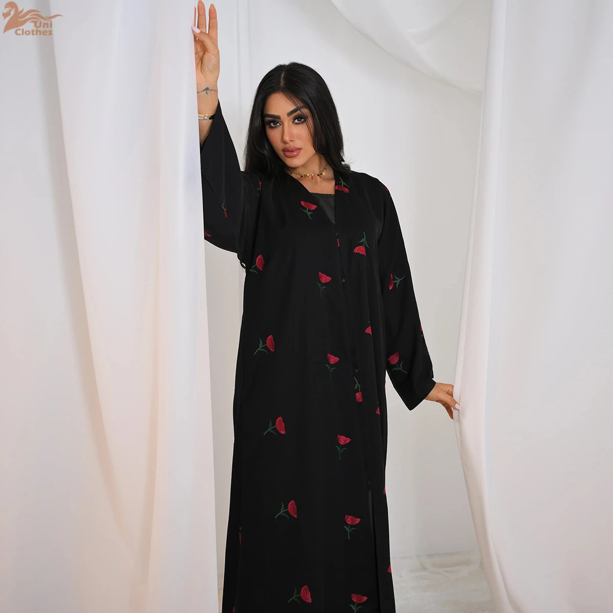 Uni Abaya 2025 vêtements pour femmes nouvelle broderie luxe Style dubaï avant ouvert Abaya avec Hijab 2 pièces ensemble vêtements islamiques