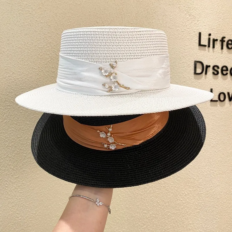 Summer vacation hat casual and elegant wide-brimmed top with white flat