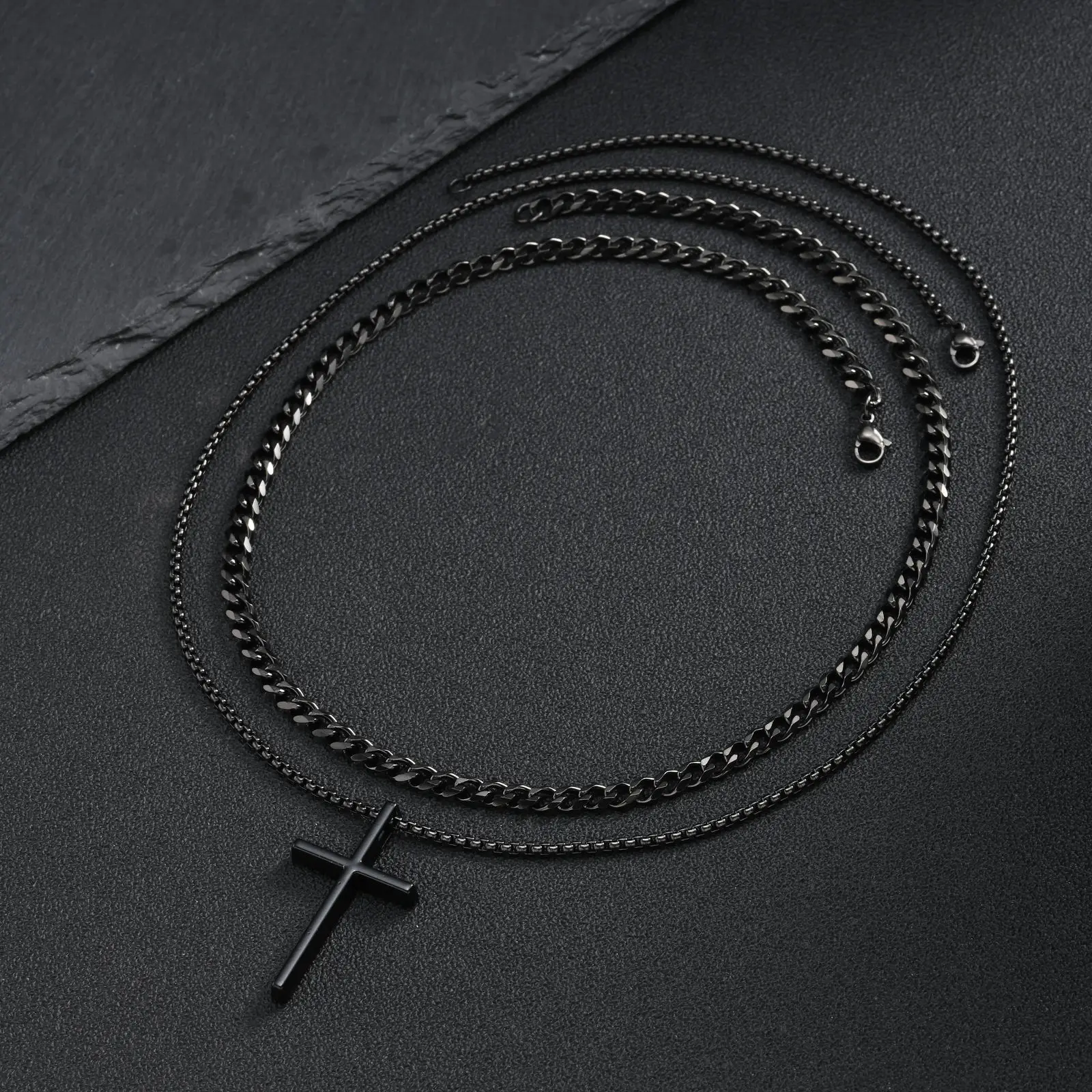 Vnox Mehrschichtige Kreuz-Halskette, Edelstahl-Mehrfachketten-Halsketten mit gedrehtem Panzerketten-Anhänger, Hip-Hop-Schmuck mit religiösem Motiv für Männer. – Detail 15