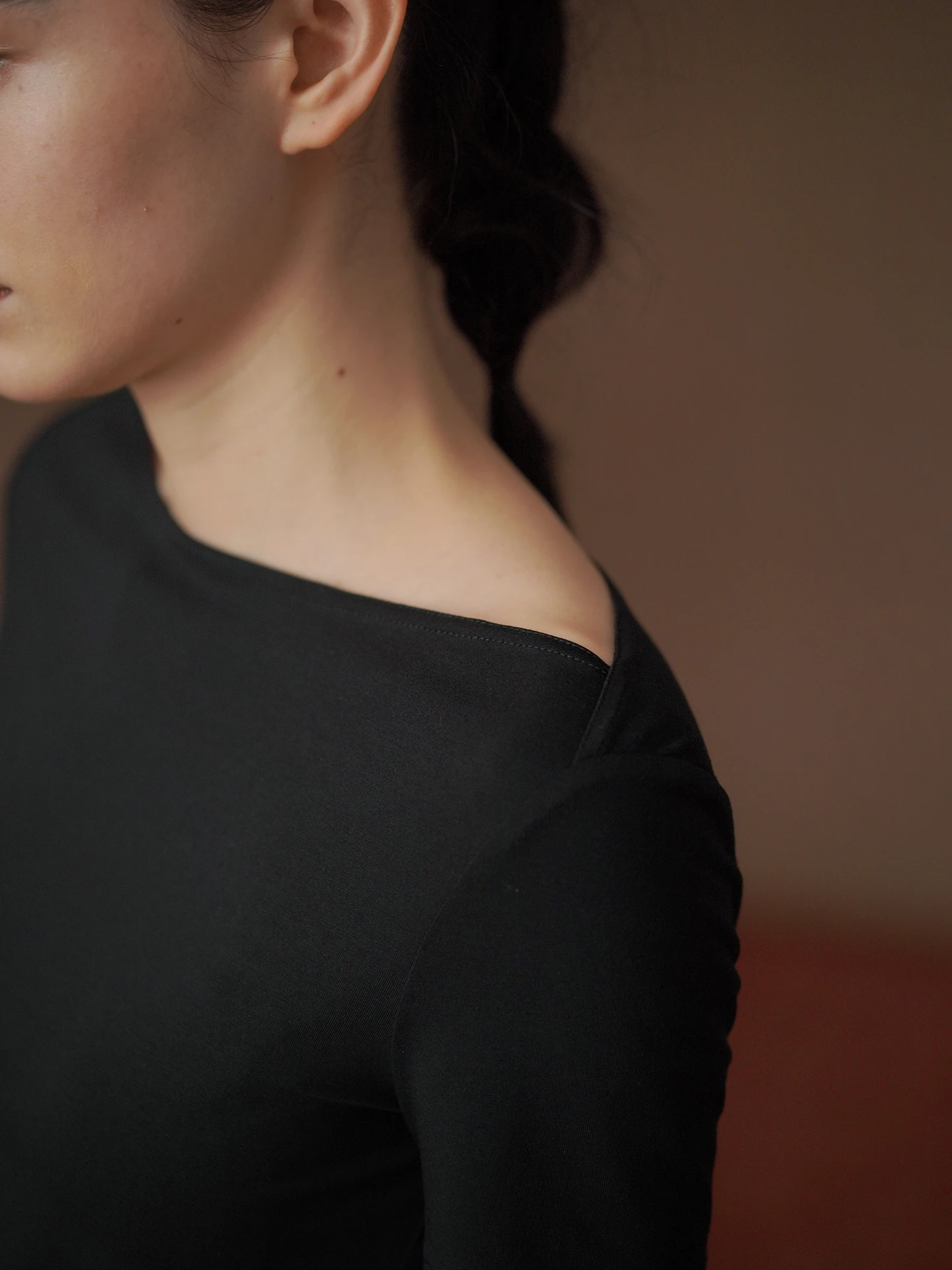 Hacikis Miss Haizi Slim Fit Basic Style One Shoulder Sleeve T-Shirt Cotton Elasticity Casual Wear for Women Summer Season