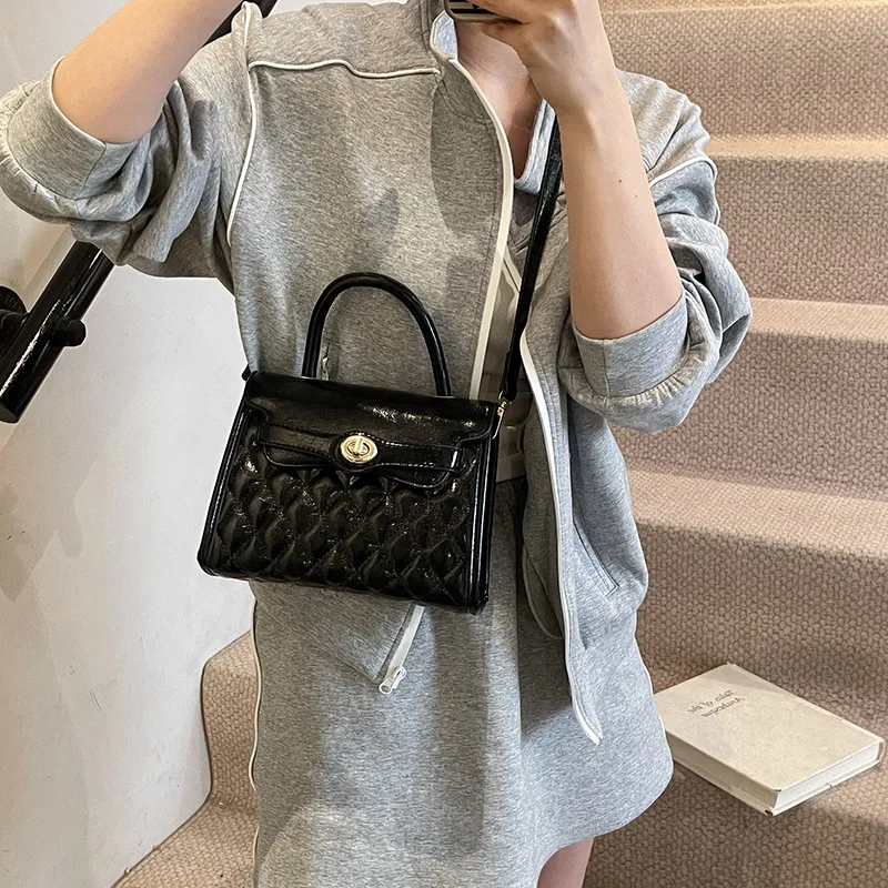 

Luxury Brand New! Vintage Square Handbag for Women|Retro Leather Tote, Minimalist Design, Versatile Handheld/Shoulder/Crossbody,