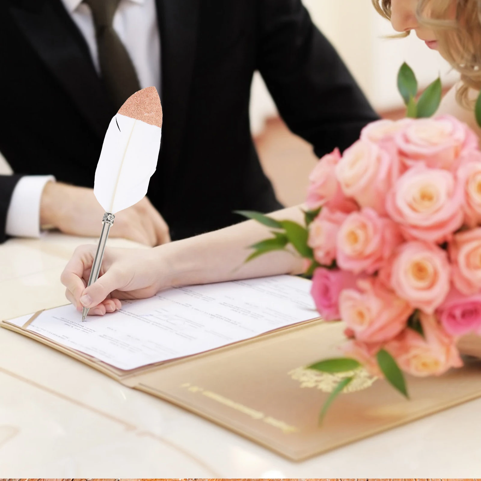 

Luxury Metal Sign Pen Smooth Writing Comfortable Wear-Resistant Portable Decorative Ballpoint Pen for Greeting Cards