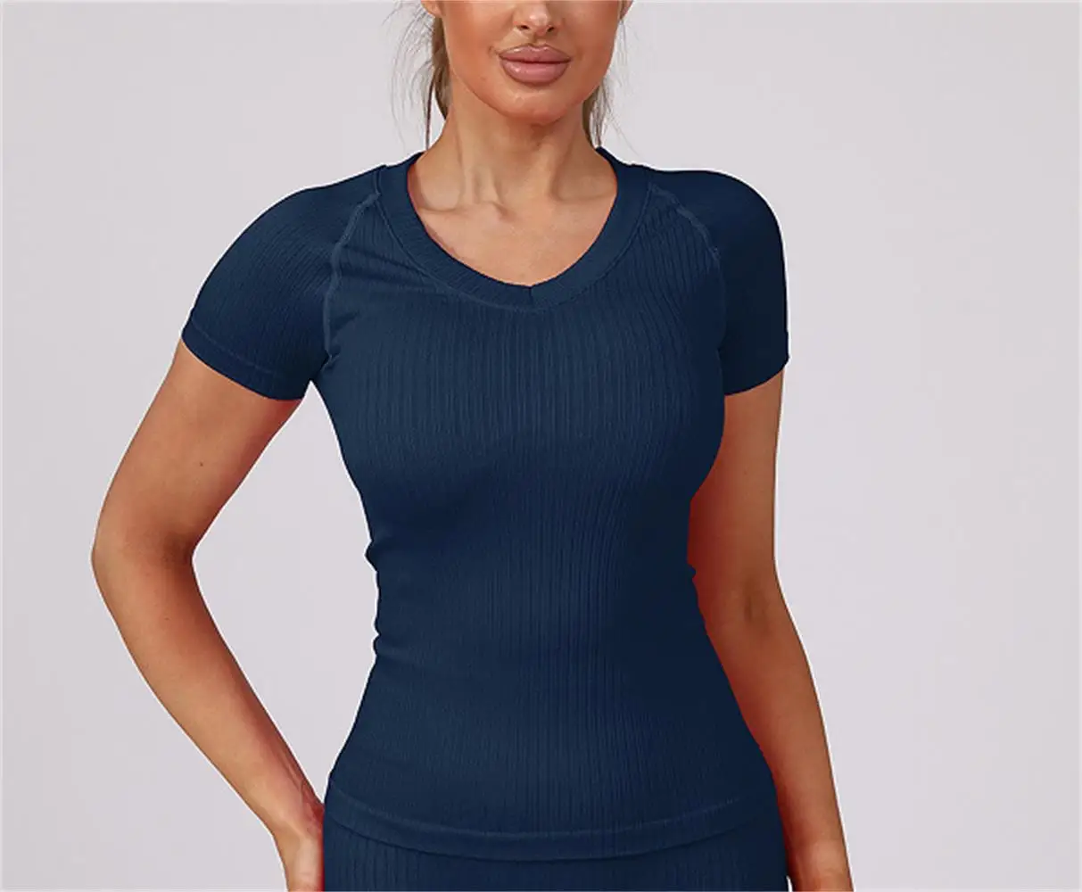 camiseta-de-manga-curta-com-decote-em-v-listrada-camiseta-feminina-de-manga-curta-para-yoga-modeladora-e-ajustada-ao-corpo