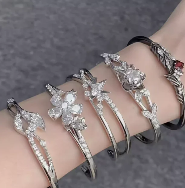 

Game Love and deepspace Sylus Rafayel Zayne Xavier Anime Cosplay figure series bracelet Hand Chain Accessory Xmas Gift