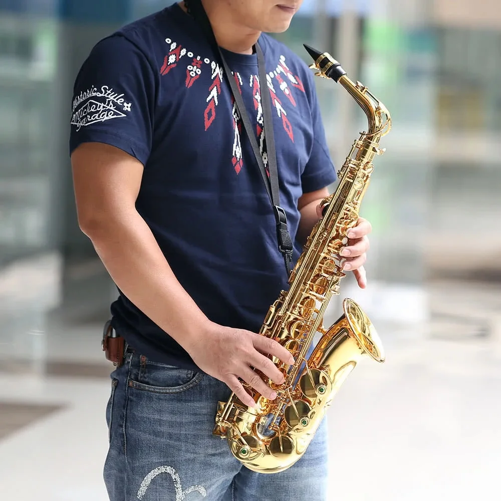 Eb Alto Saxophone Brass Lacquered Gold E Flat Sax 802 Key Type Woodwind Instrument with Cleaning Brush Cloth Gloves Strap