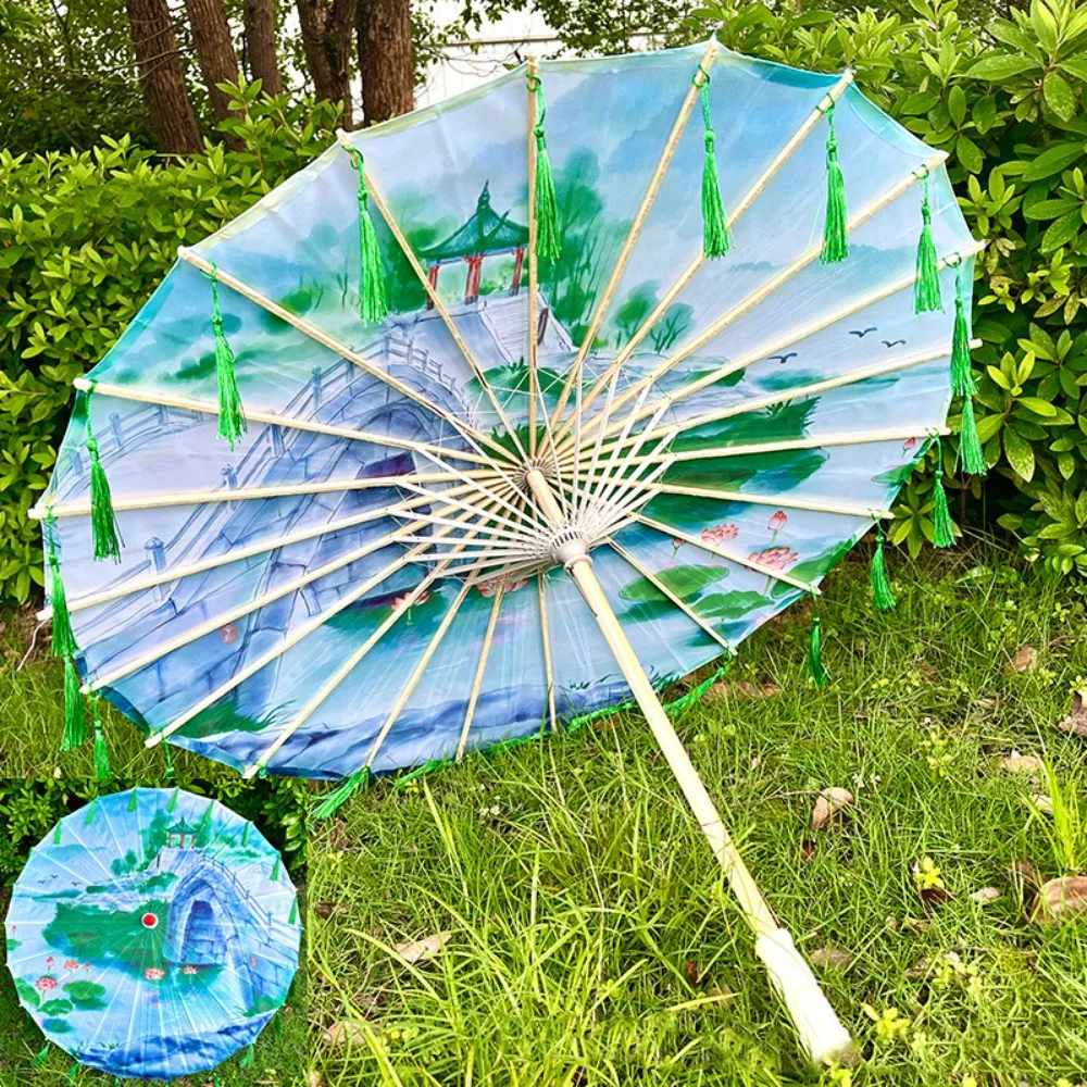 guarda-chuva-de-56cm-com-ventilador-estilo-antigo-chines-de-pano-de-seda-para-cosplay-hanfu-de-papel-oleado-com-borla-10-cores