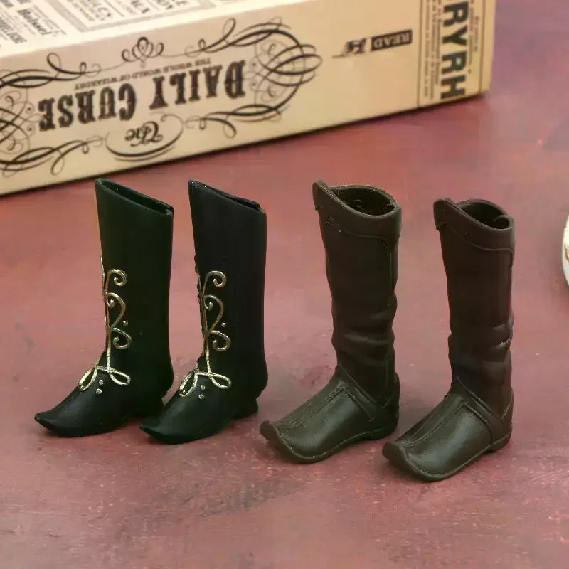Doll Medieval Knight Boots Retro Style Miniature Boots with Gold Embroidery for Dolls Dress Up Accessories
