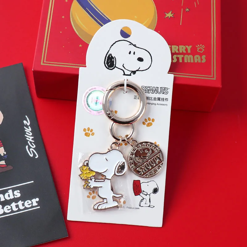 Miniso سنوبي المفاتيح Kawaii الكرتون تشارلي المفاتيح قلادة سيارة المفاتيح حقيبة ظهر الطالب قلادة زوجين هدية