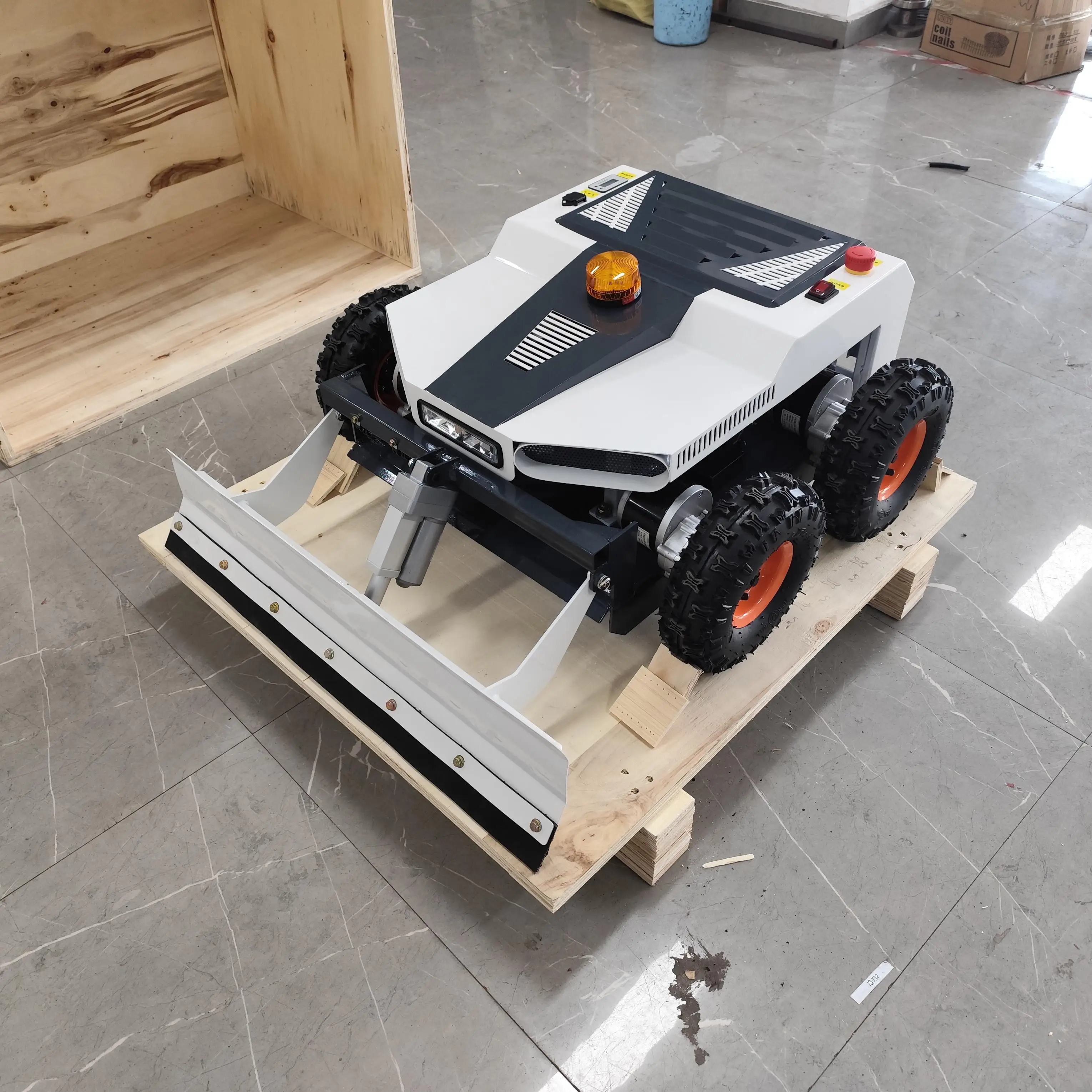 مصنع مخصص عالي الكفاءة للتحكم عن بعد في السكك الحديدية إزالة الثلوج وقص العشب بعجلات 2 في 1 روبوت قص العشب لـ S