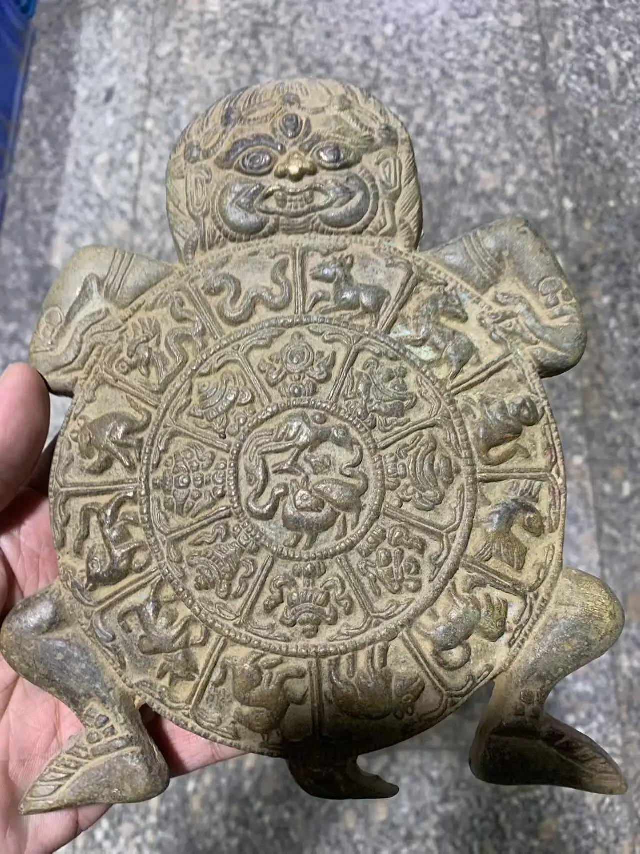Antique Old Chinese copper Supreme power dispelling evil beasts Sculpture,hand carved crafts ,collection&adornment