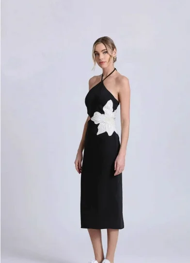 

2025 new design sense niche evening dress embroidered beads hollow neck bandage dress women's three-dimensional pattern