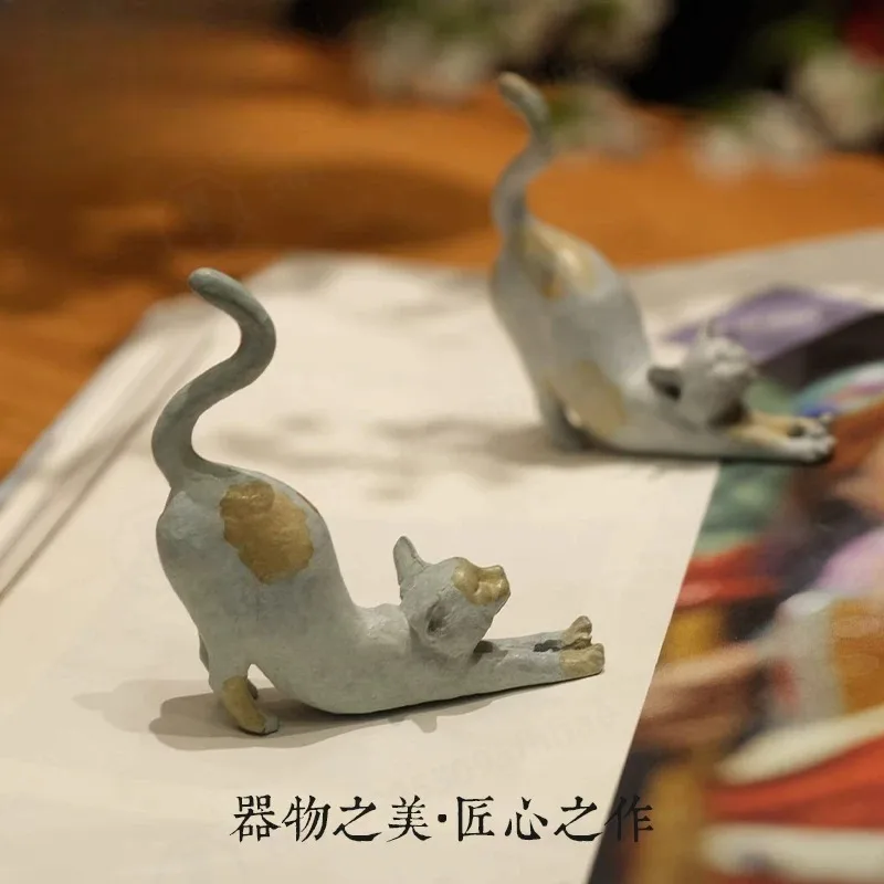 Handmade Bronze Lazy Cat Tea Pet Cultural Craft, Cultivable Desktop Ornament Dual Purpose Pen Rest, Mini Oriental Decor Statue