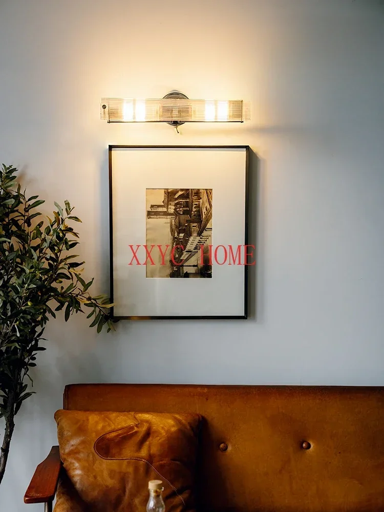 Lámpara de pared de doble cabeza con atmósfera ajustable con pantalla de cristal