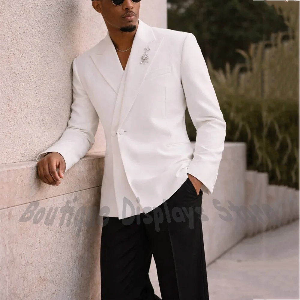 

Fashion Design Men's Suit White Peak Lapel Blazer 2 Piece Luxury Formal Business Office Wedding Tuxedo Dinner Party Event Wear