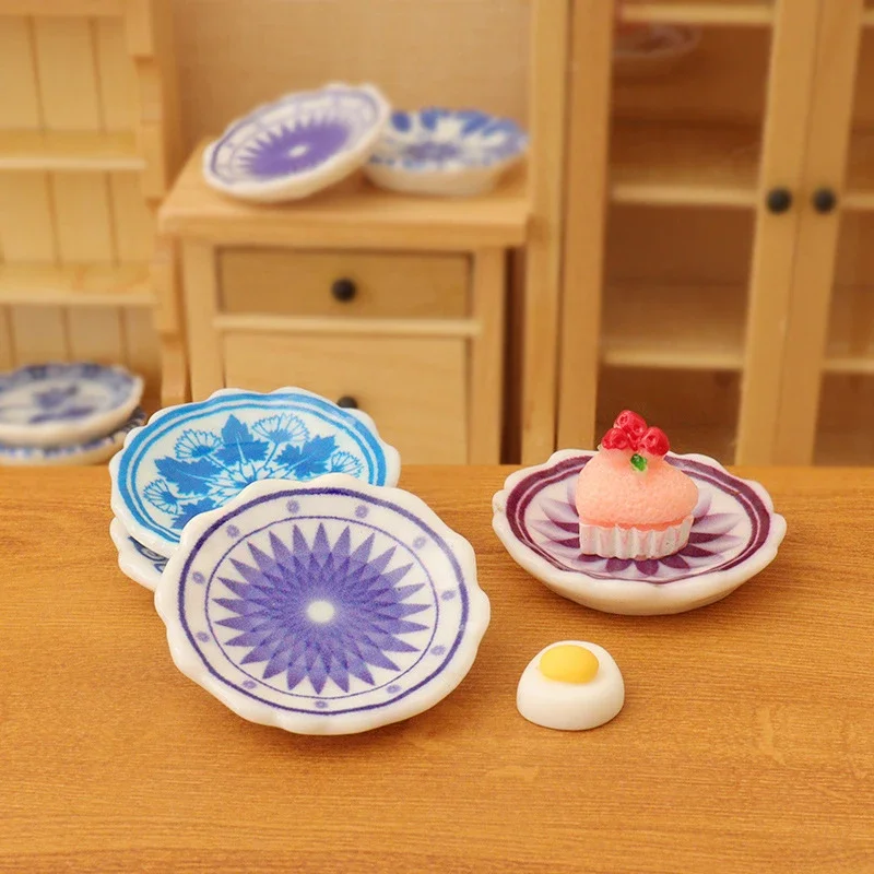 5Pcs 1:12 Scale Mini Dining Plates; Dollhouse Kitchen Accessories; Simulation Tableware for Doll Home Decor Toy