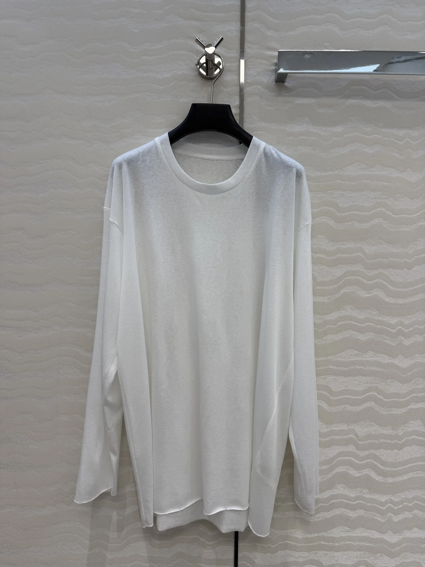 2026 early autumn classic round neck diagonal seam design long T-shirt