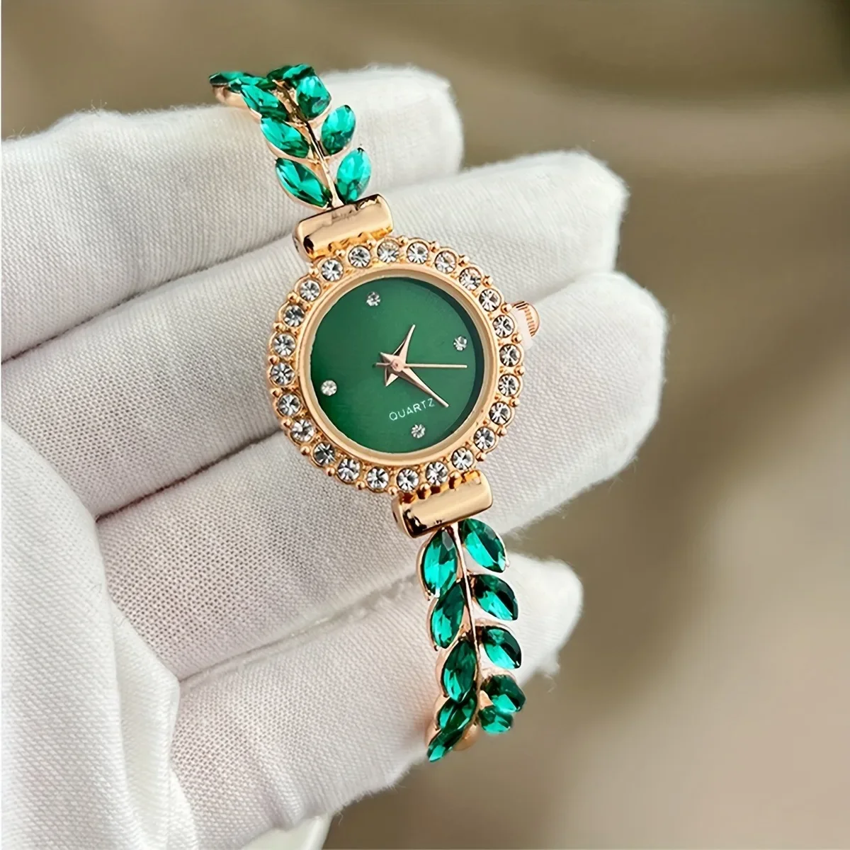 Vintage Elegant Baroque Rhinestone Quartz Women\'s Watch Sparkling crystal classic design perfect accessory for daily wear