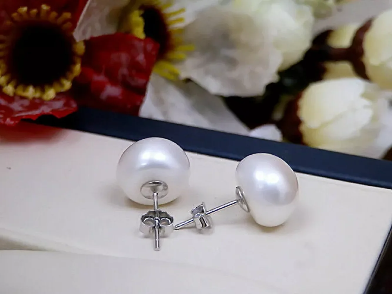 

Perfect AAA 9-10mm 10-11mm 11-12mm South Sea White Round Pearl Earrings 14k White Gold Earrings