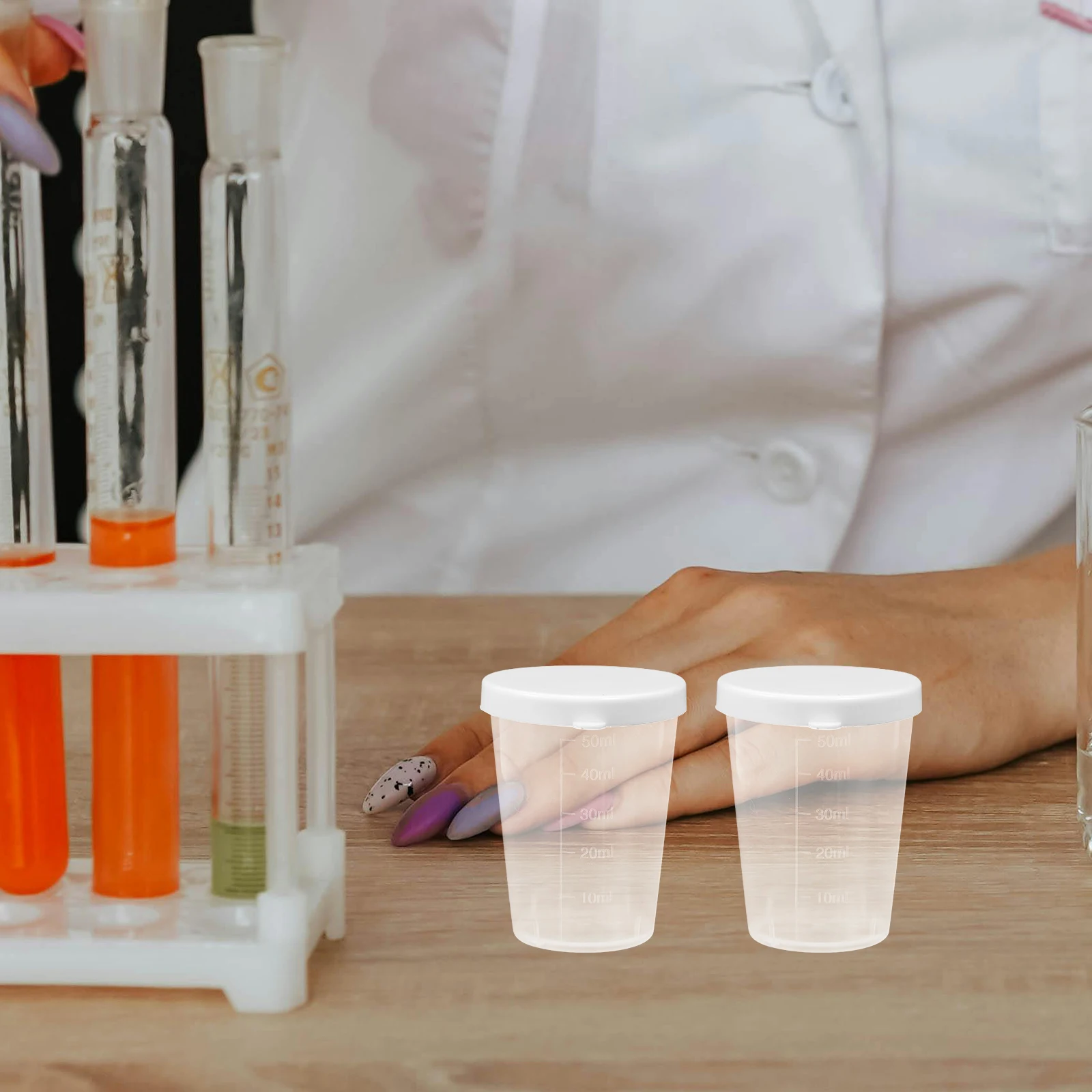 

20pcs Measuring With Lid 50Ml Clear Graduated Sample Containers For Laboratory Liquid Testing Plastic Storage Specimen Mixing