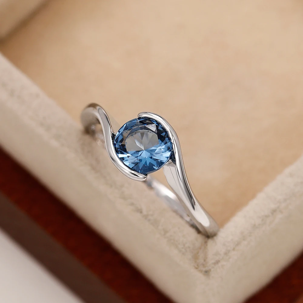 Huitan luksusowe pierścionki damskie Solitaire Band z niebieską cyrkonią sześcienną proste i eleganckie obrączki ślubne dla nowożeńców 2022 modna biżuteria — zdjęcie 3