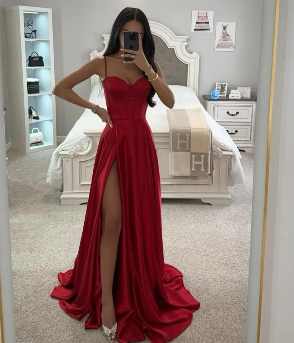 

Sexy Red A-Line Prom Dress Satin Spaghetti Evening Dresses Elegant Bodice Pleats Backless Formal Dresses Split Robe De Soiree