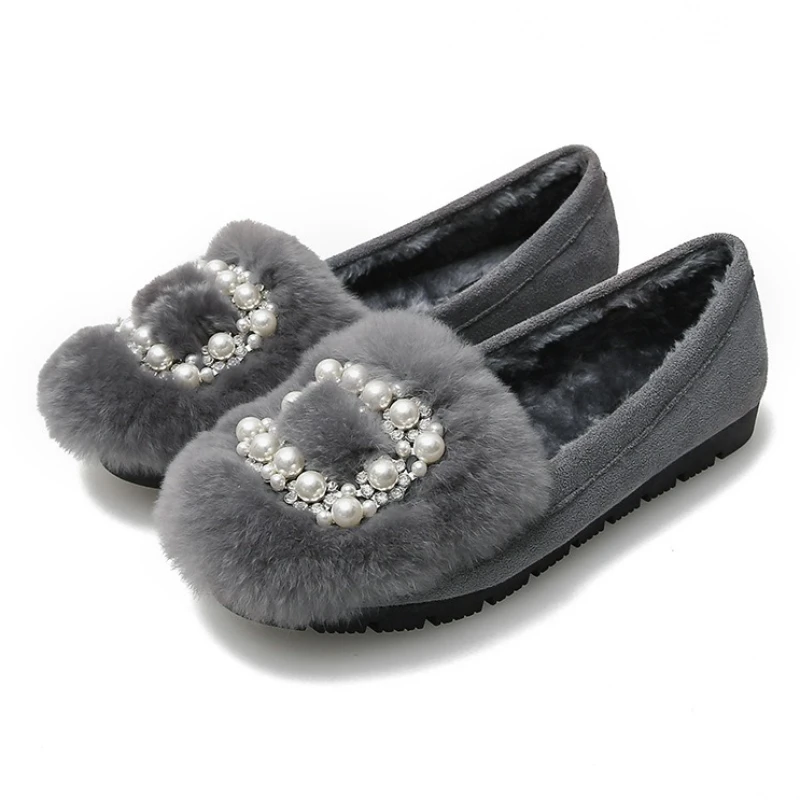 

Модные пушистые теплые туфли на плоской подошве с кристаллами и жемчугом и квадратной пряжкой, женские удобные короткие плюшевые хлопковые лоферы, большой размер 43, осенняя повседневная обувь