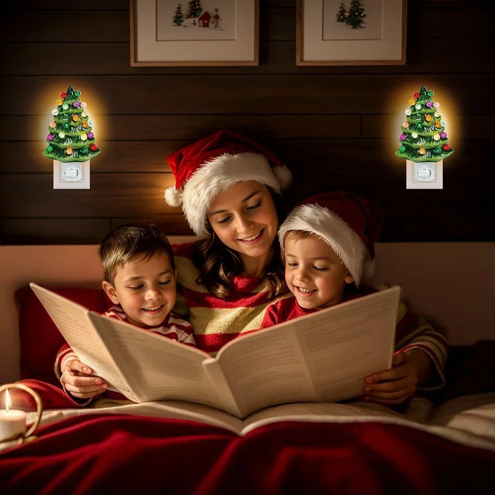 110V โคมไฟกลางคืนมือทาสี Nightlightต้นคริสต์มาส LED Night Light เซรามิคตกแต่ง Vintage สีเขียว Xmas Tree Wall Plug In