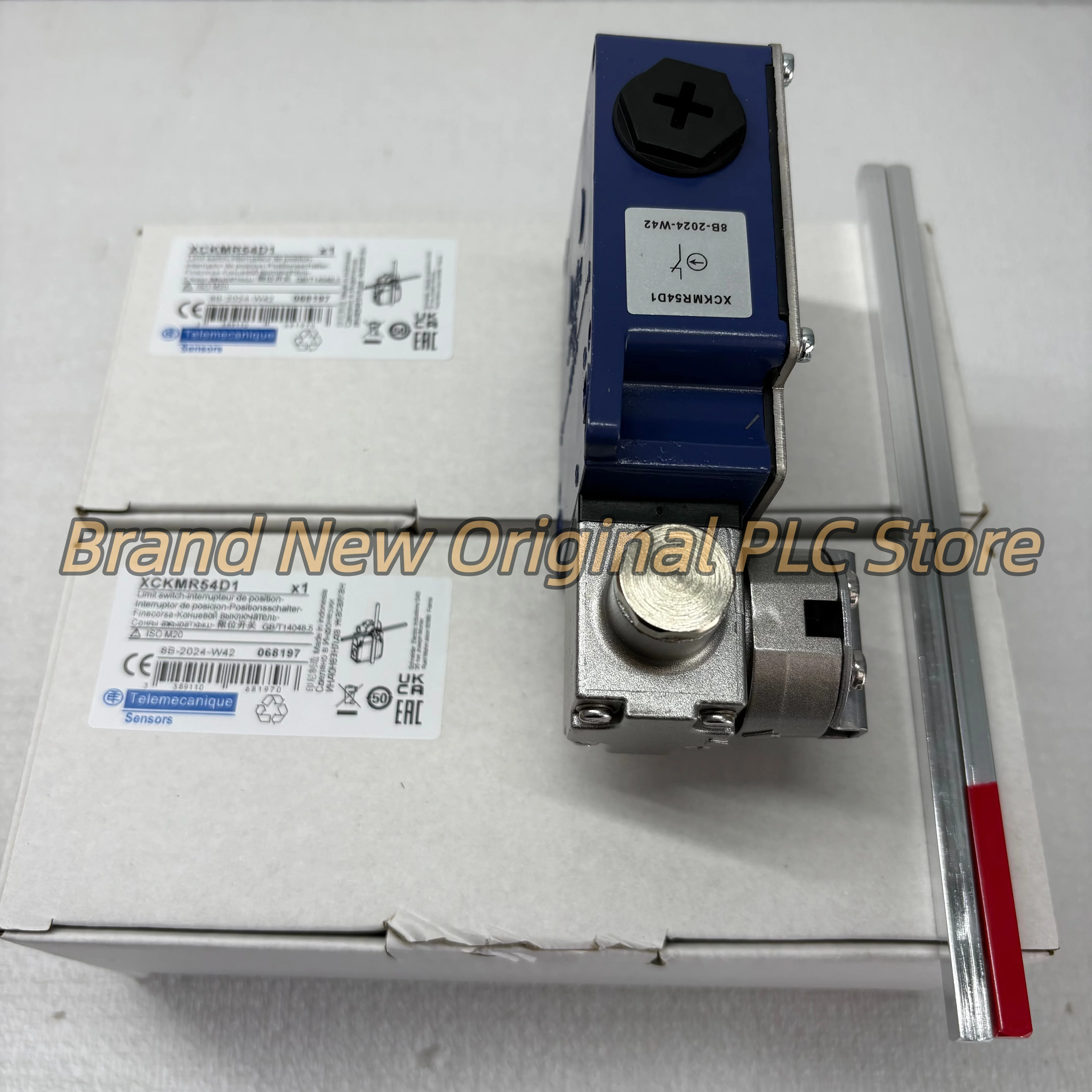 Limit Switch  XCKMR54D1 new in box