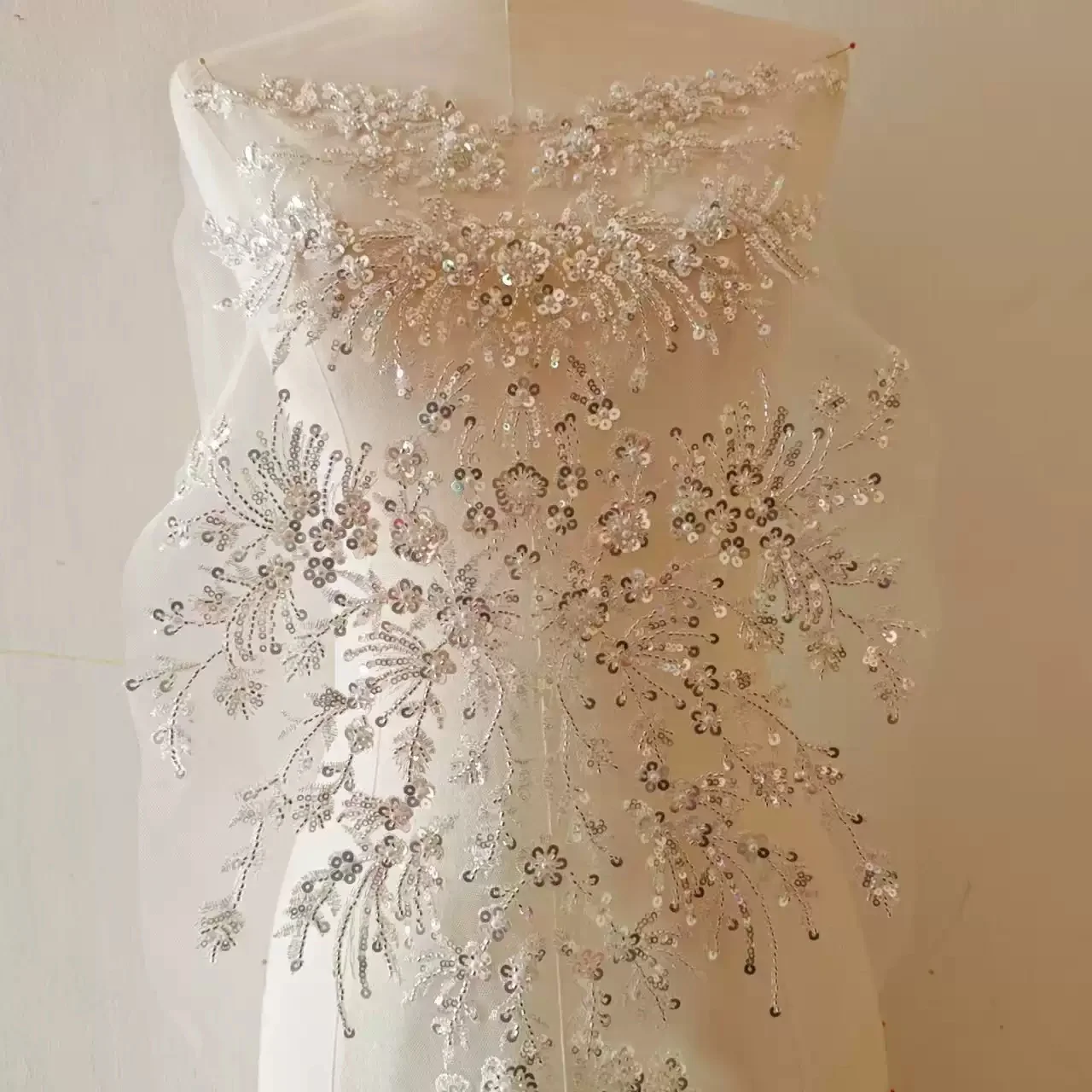 New Wedding Silver Beaded Embroidery Appliques with Full Beads Sequins for Bride Wedding Dress Gown Decor Clothing Accessories