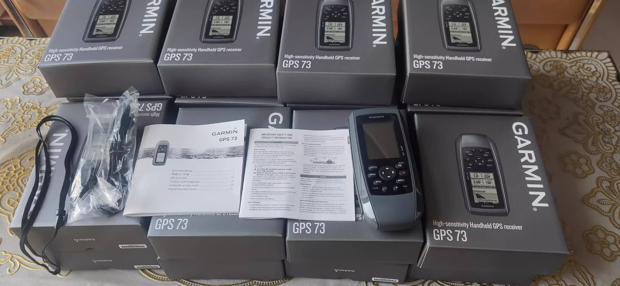 Garmin High sensitivity GPS 73 Supports multiple languages Easy to use  handheld GPS with LCD for  boat