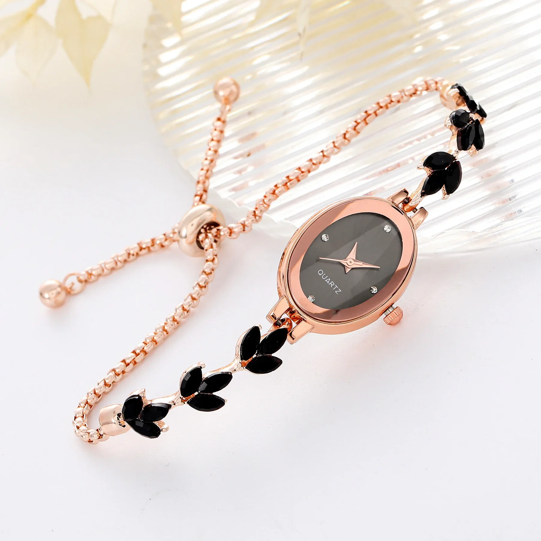 

New Elegant Watch for Women Rhinestone Inlaid for Clover Lady Watches Oval Fashion Quartz Wristwatch Bracelet Clocks Reloj Mujer