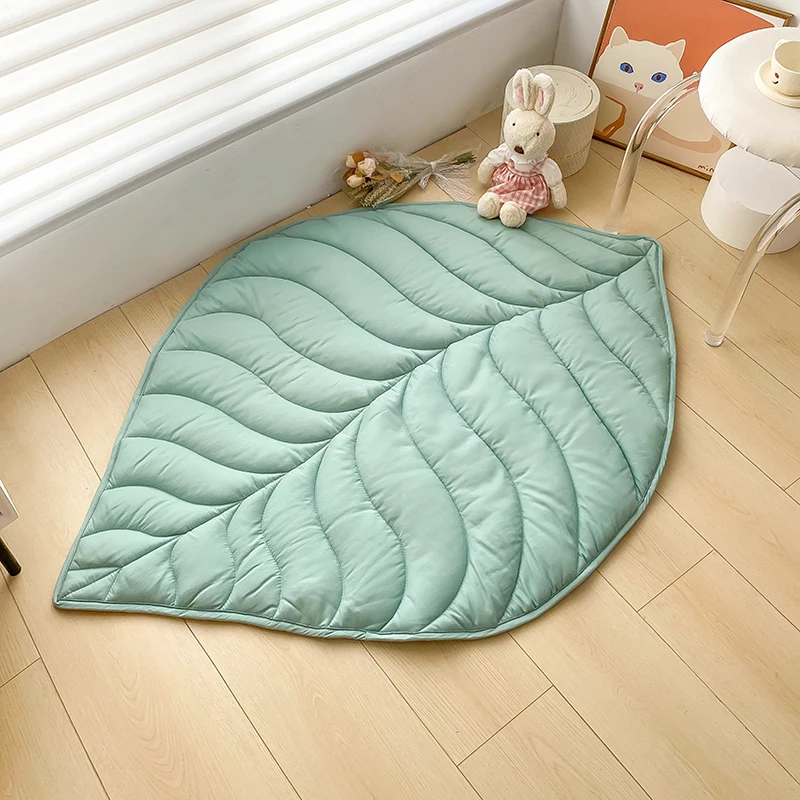 Kreative Spielmatte Kinderzimmer Baby Kletterunterlage Grüner Teppich Blattförmige 143 * 107 cm Nordic Tapetes Home Tapis Weiche Steppdecke mit doppeltem Verwendungszweck – Detail 8