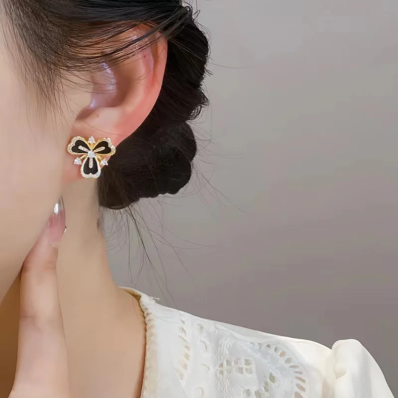 Elegant and Luxurious Black Enamel Micro Set with Zircon Flower Shape Earrings For Women Fashion Jewelry Exquisite Accessorise