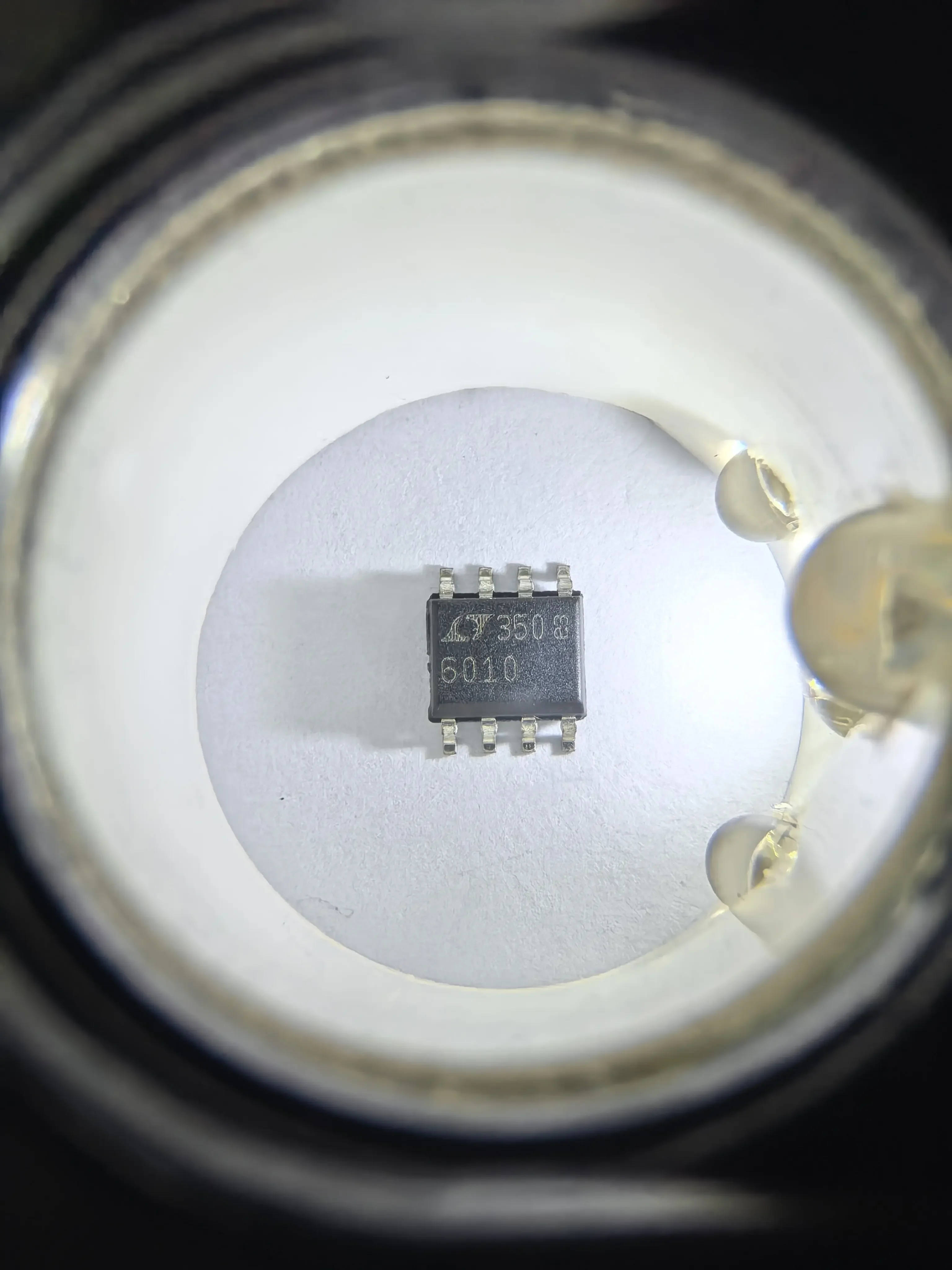 LT6010ACS8 LT6010AIS8 LT6010CS8 LT6010IS8 LT6010 - 135uA, 14nV/rtHz, Rail-to-Rail Output Precision Op Amp with Shutdown