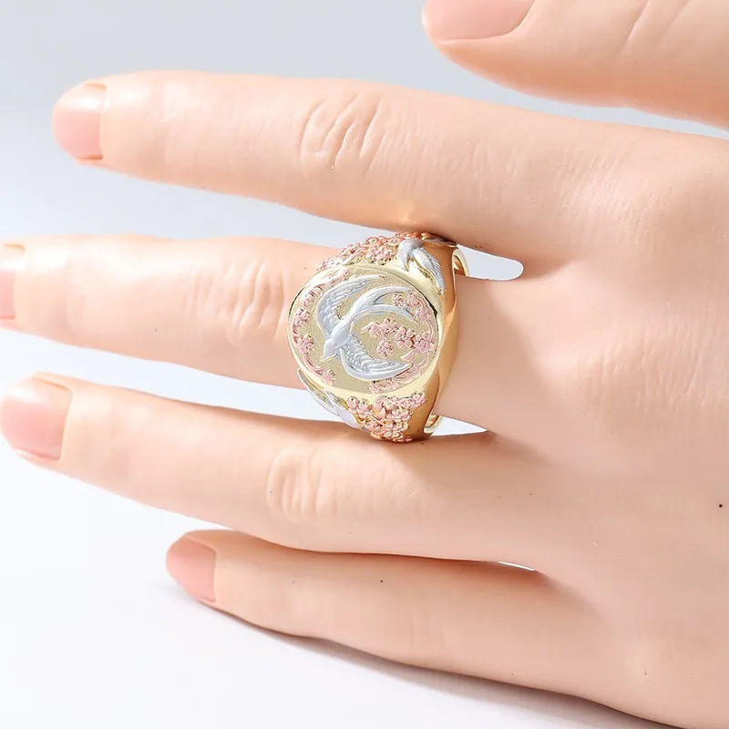 Vintage Hand Carved Swallow Women's Ring Creativity Two Color Metal Geometry Daily Wear Party Jewelry Anniversary Gift