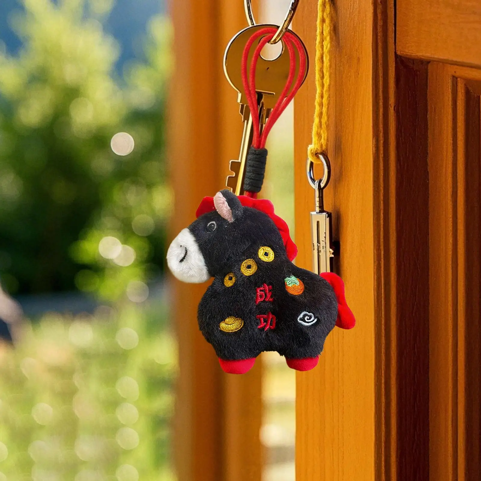 Pluszowy koń, zawieszka w stylu chińskim, breloczek z pluszowym zwierzątkiem w stylu chińskim ze smyczą na Boże Narodzenie, Nowy Rok, Wiosnę