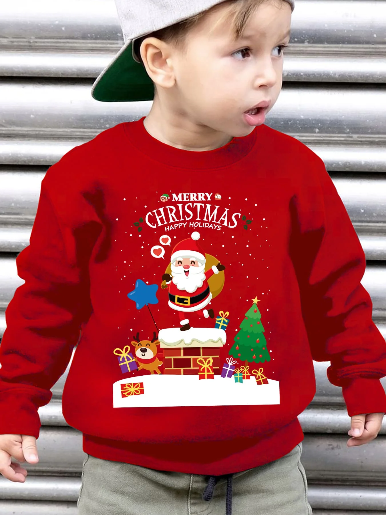 Christmas boys' autumn/winter fashion fleece-lined sweatshirt with Santa Claus cartoon design standing on a chimney.